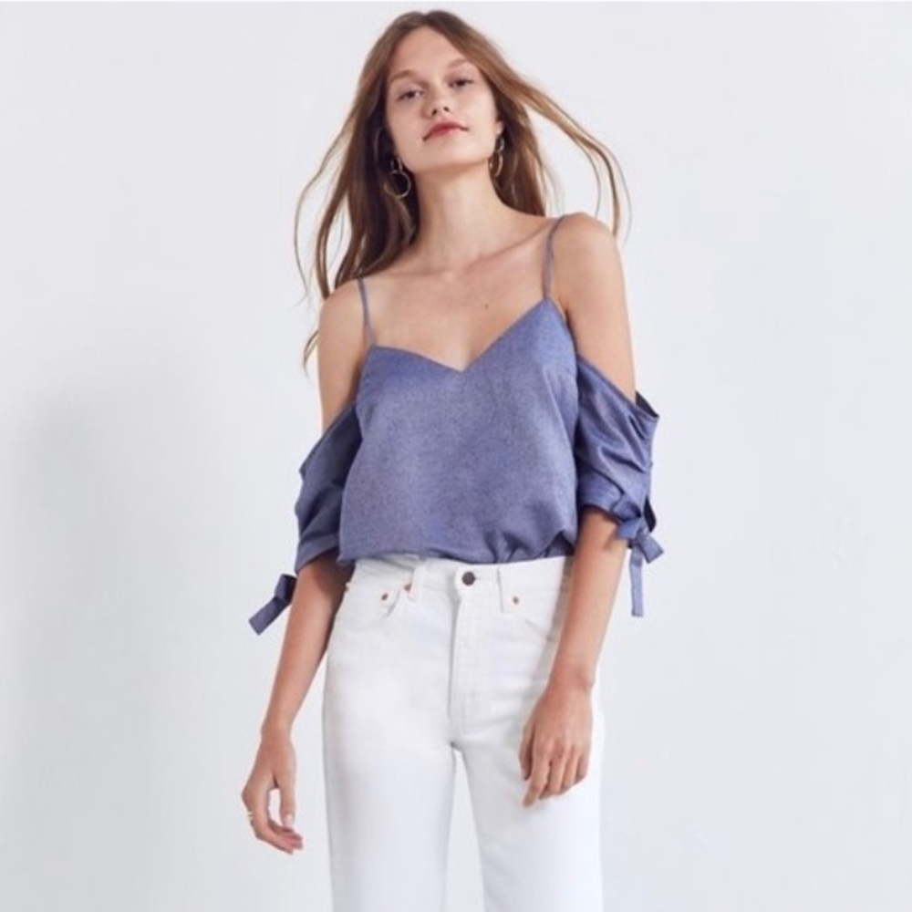 SILENCE + NOISE // UO Chambray Cold Shoulder Top - Picture 8 of 8